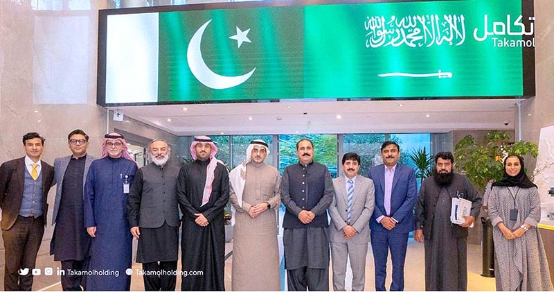 Federal Minister For Overseas Mr Sajid Hussain Turi In A Group Photo