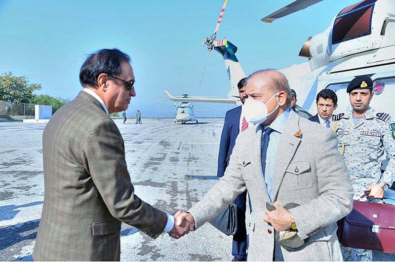 Chairman WAPDA Lt. General (R) Sajjad Ghani receives Prime Minister ...