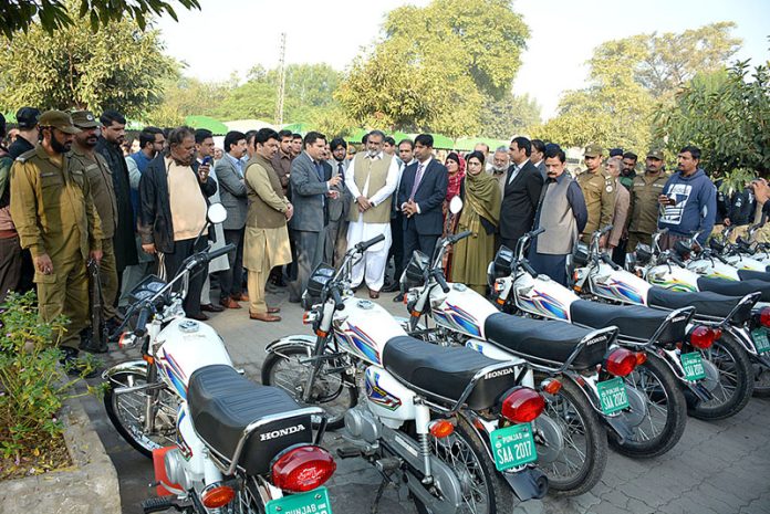 Deputy Commissioner Imran Hamid Shaikh informed Divisional Commissioner Muhammad Shahid Niaz to effectively implement the Anti-Begging Campaign, free shuttle service for those who spend their nights in squares and green belts and to shift them to panagah for providing quality accommodation and food facilities.