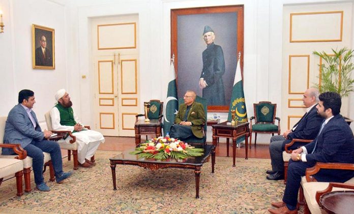 Chairman Saylani Welfare International Trust, Maulana Bashir Ahmad Farooqui, along with his delegation called on President Dr. Arif Alvi, at Governor House.