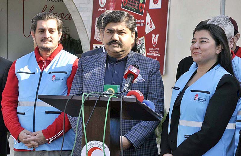 Chairman PRCS, Sardar Shahid Ahmed Laghari presenting Rickshaws key to the participant during the launching ceremony of “Post Livelihood Support to Returnees from Turkey" in collaboration with Turkish Red Crescent at Pakistan Red Crescent Society, HQ