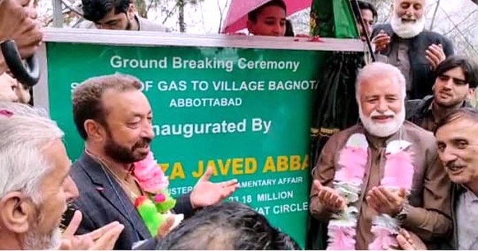 Federal Minister for Parliamentary Affairs Murtaza Javed Abbasi and MPA Sardar Aurangzeb Nalota inaugurating ground breaking ceremony of sui gas to village Bagnotar