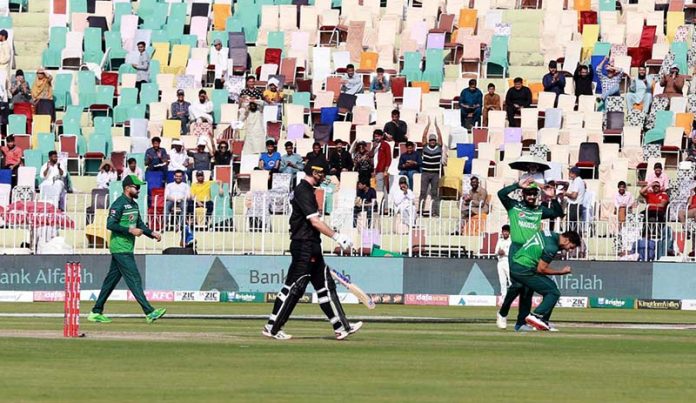 Players in action during the second one day international cricket match between Pakistan and New Zealand at Pindi Cricket Stadium