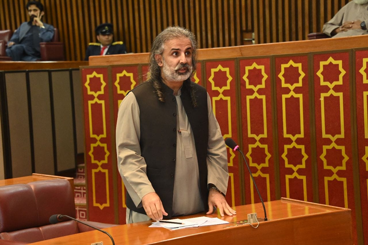 NA Passes Resolution To Confer National Award For Mufti Abdul Shakoor