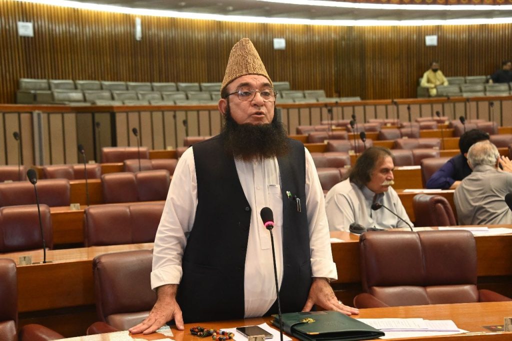 NA passes resolution to confer national award for Mufti Abdul Shakoor