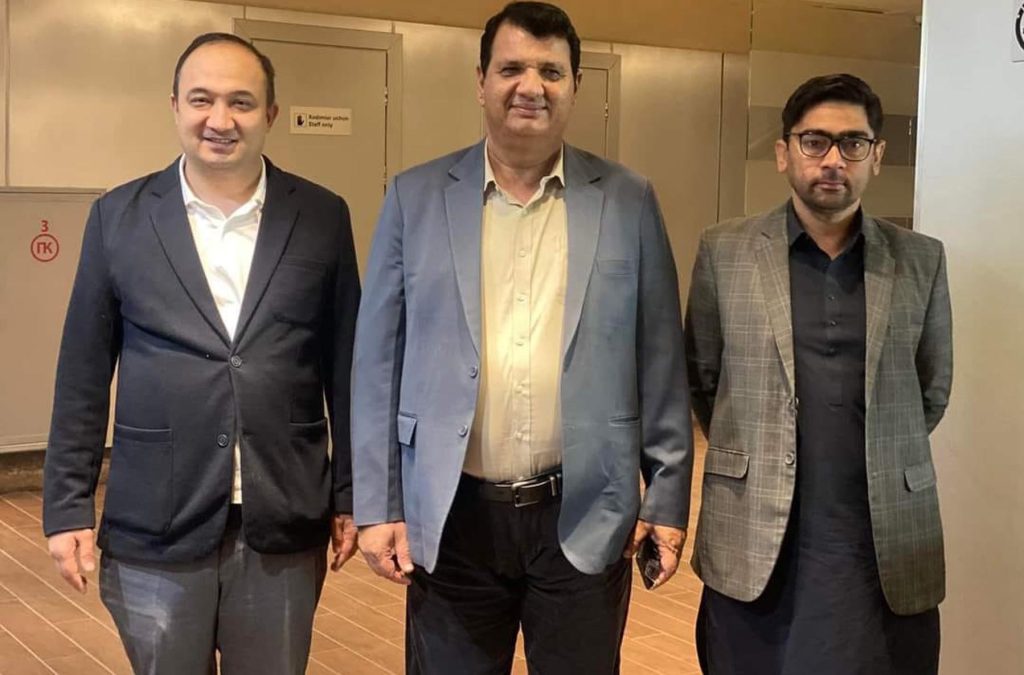 Amir Muqam receives warm welcome in Tashkent