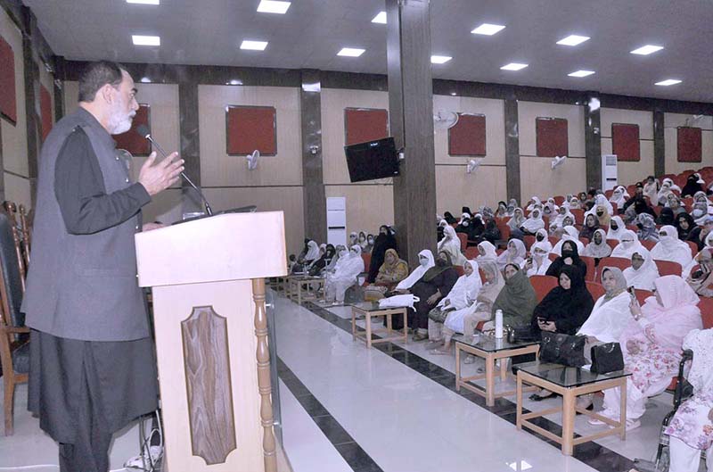 Minister for Religious Affairs, Senator Muhammad Talha Mahmood addressing to media during the visit at Madina-tul-Hajjaj