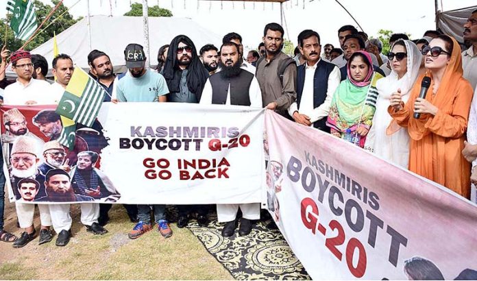 Chairperson Peace & Culture Organization Mushaal Hussein Mullick the wife of Jailed Kashmiri Hurriyat Leader Mohammad Yasin Malik addressing to the Kashmiris belonging to All Parties Hurriyat Conference (APHC) which holds an Anti-India protest outside Press Club