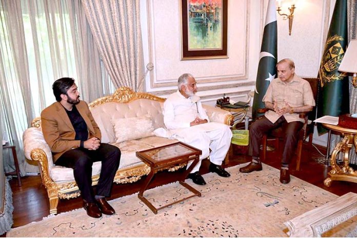 Former MNA Sardar Ghulam Abbas calls on Prime Minister Muhammad Shehbaz Sharif