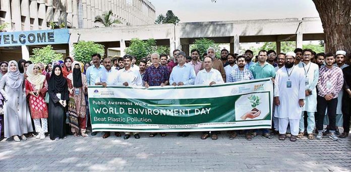 UAF Vice Chancellor Prof Dr. Iqrar Ahmad Khan led a walk to mark the World Environment Day organized by the Institute of Soil and Environmental Sciences University of Agriculture Faisalabad (UAF)