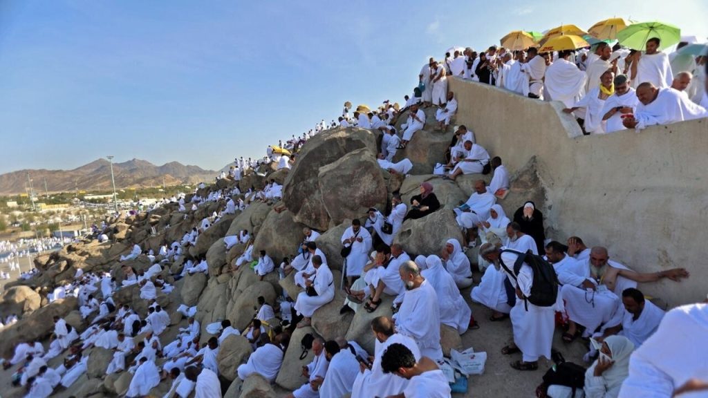 Pilgrims start ritual of standing at Arafat, marking climax of Hajj