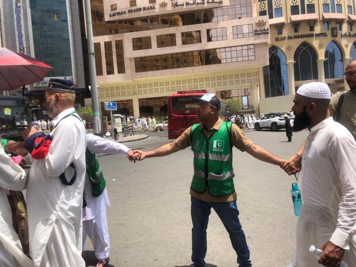 Over 100 Haram Guides deployed to assist pilgrims at entry, exit points of Masjid Al Haram