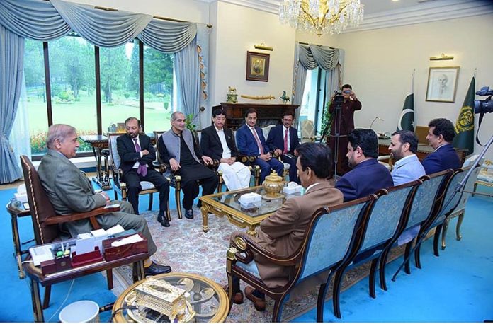 A delegation of MQM led by the Convener Dr. Khalid Maqbool Siddiqui calls on Prime Minister Muhammad Shehbaz Sharif