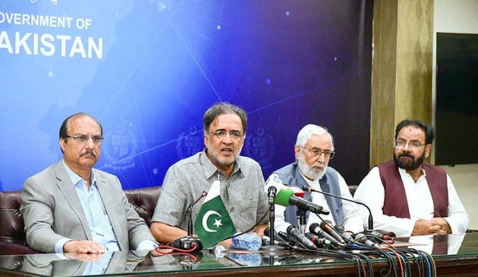 Qamar Zaman Kaira and All Parties Hurriyat Conference