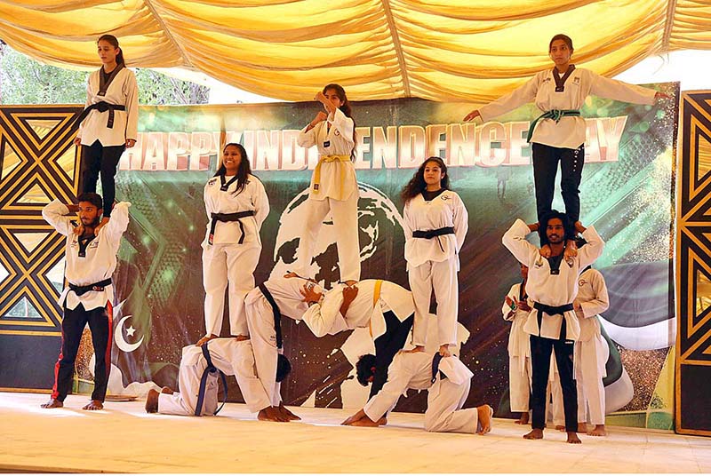 Students performing tableau during Flag hoisting ceremony at Circuit House on the occasion of 77th Independence Day celebration