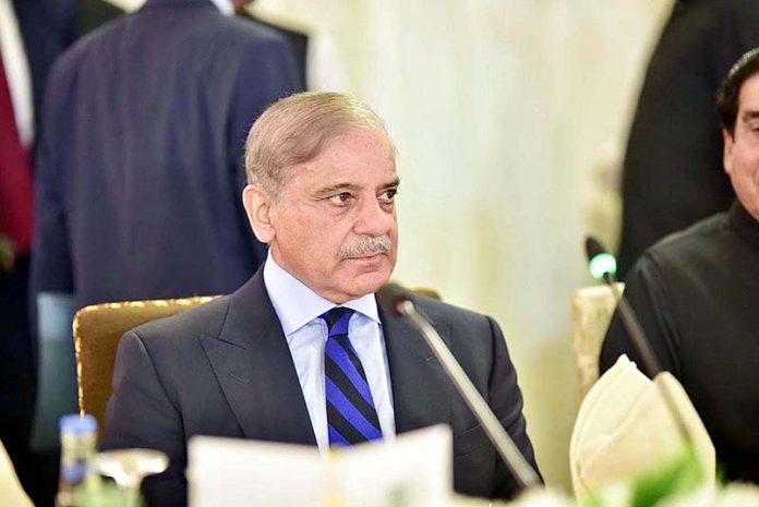 Prime Minister Muhammad Shehbaz Sharif addressing at a banquet he hosted in honour of parliamentarians.