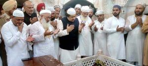 After laying the traditional chaddar on the occasion of 410th annual Urs Mubarak of Hazrat Mujadid Alf Sani (RA), Aizaz Khan,Charge d’ Affaires and the Pakistani zaireen offering special dua for Pakistan’s progress and prosperity at Sirhind Sharif