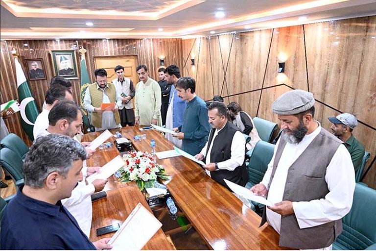 Chief Minister Gilgit-Baltistan Haji Gulbar Khan Administering Oath ...