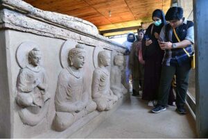 SBBWU and affiliated colleges students are visiting Taxila Museum in collaboration with the Directorate of Museum and Archaeology KP