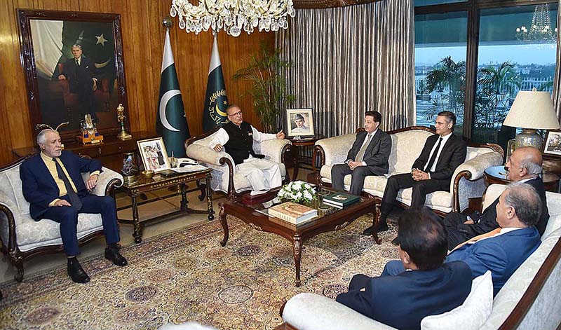 Chief Election Commissioner of Pakistan, Sikandar Sultan Raja, along with the Attorney General for Pakistan, Mansoor Usman Awan, and four members of the Election Commission of Pakistan, came to meet President Dr. Arif Alvi, at Aiwan-e-Sadr