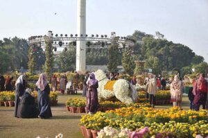 People visit and enjoying flower show at Race Course Jillani Park