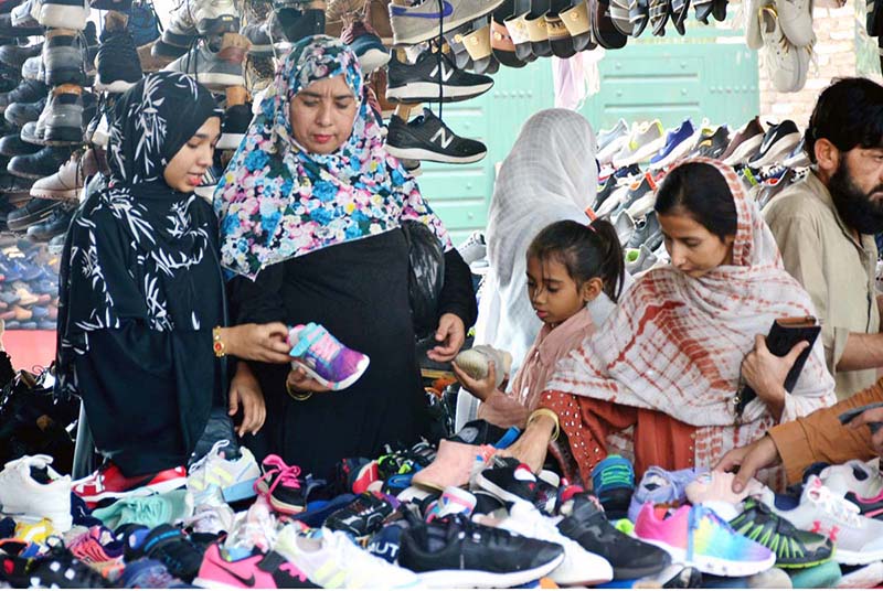 Women's shoe store vendors