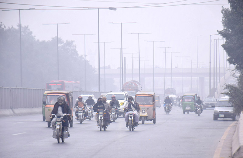 A view of fog at Ferozepur Road in the Provincial Capital