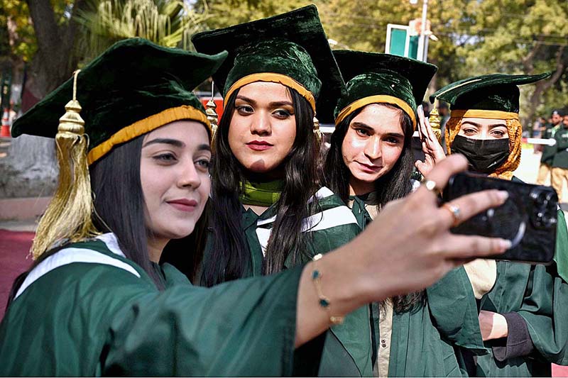 Caretaker minister for Tourism and Environment Arshad Wali Muhammad confers Gold Medal to a graduate during the 12th Convocation of Sindh Agriculture University Tandojam