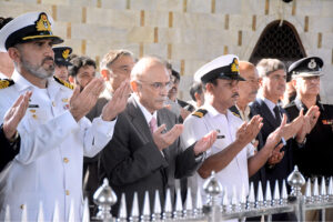 President Asif Ali Zardari offering Dua at the grave of Quaid-e-Azam Muhammad Ali Jinnah