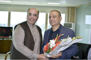 Federal Minister newly appointed, the Board of Investment BIO, Mr. Abdul Aleem Khan is is being briefed by Additional Secretary Ambreen Iftakhar and Executive Director Khashi ur Rehman during his first official act after assuming charge. Mr. Khan paid an inaugural visit to BOI following his oath-taking ceremony accompanied by 19 members of the new cabinet of Prime Minister Shahbaz Sharif