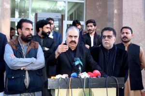 Provincial Leaders of PPP including Sanaullah Zehri, Sadiq Umrani, Ali Madad Jattak and Rozi Khan Kakar addressing a press conference in CM House. 