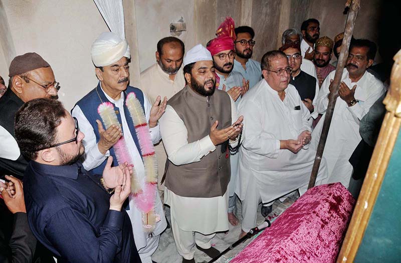 Chairman Senate Syed Yousaf Raza Gillani offers Eidul Fitr prayer at ...