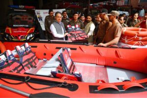 DG Rescue1122 Dr. Muhammad Ayaz Khan and Rescue 1122 officials giving briefing to Secretary Relief Yousaf Raheem regarding latest rescue equipment used in different emergencies at Rescue 1122 Headquarters.