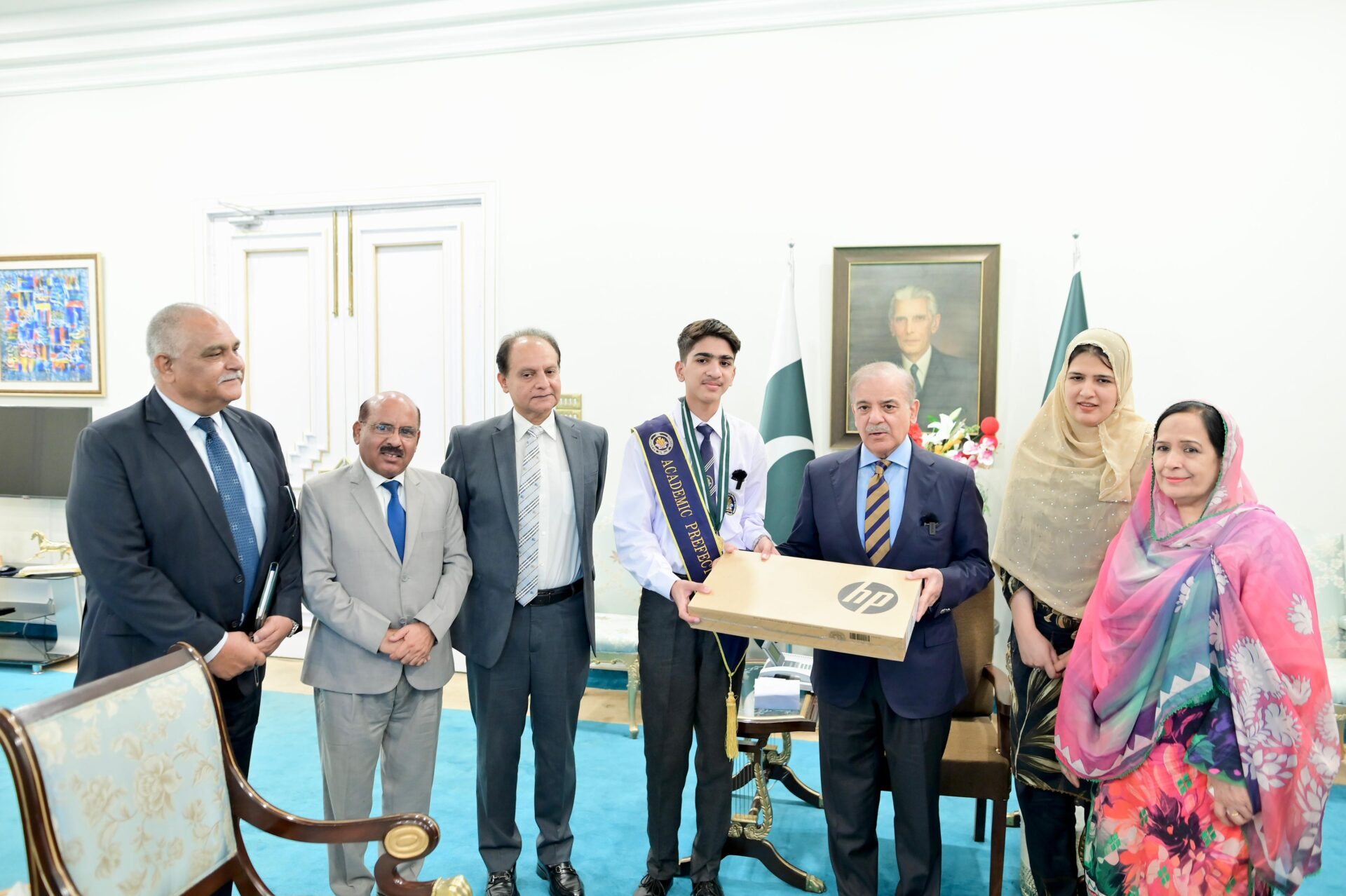 PM meets Daanish School's BISE Lahore topper; vows to expand pro-poor ...