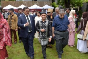 Flag hoisting ceremony solemnly held in Indonesian embassy to Celebrate 79th Independence Day