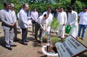 Ministry of economic affairs hosts city tour for President ADB