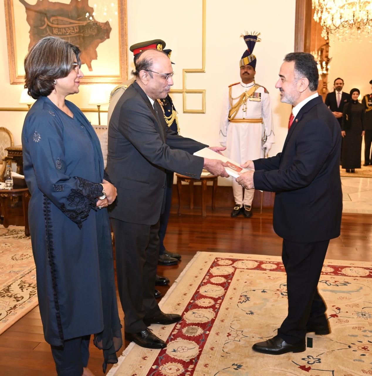 Envoys present credentials to President