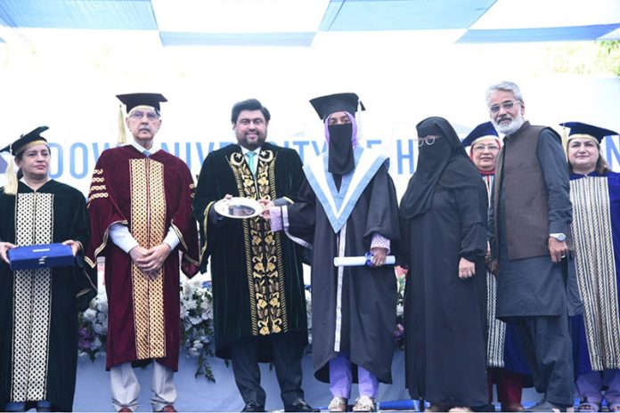 Sindh Governor Kamran Khan Tessori confers Shield and Gold Medal to the student at the 14th Convocation of Dow University