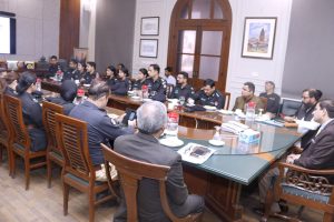 Mayor Karachi Barrister Murtaza Wahab talking to the delegation of the participants of the Specialized Training Program of the Police Service