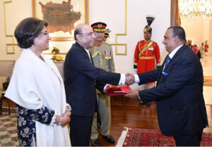 The High Commissioner-designate of Bangladesh to Pakistan, Md. Iqbal Hussain Khan, presenting his diplomatic credentials to President Asif Ali Zardari at Aiwan-e-Sadr