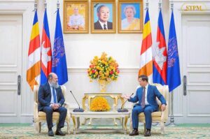 Federal Minister for Commerce Jam Kamal Khan and Cambodian Prime Minister Samdech Hun Manet Discuss Strengthening Bilateral Ties in Phnom Penh.