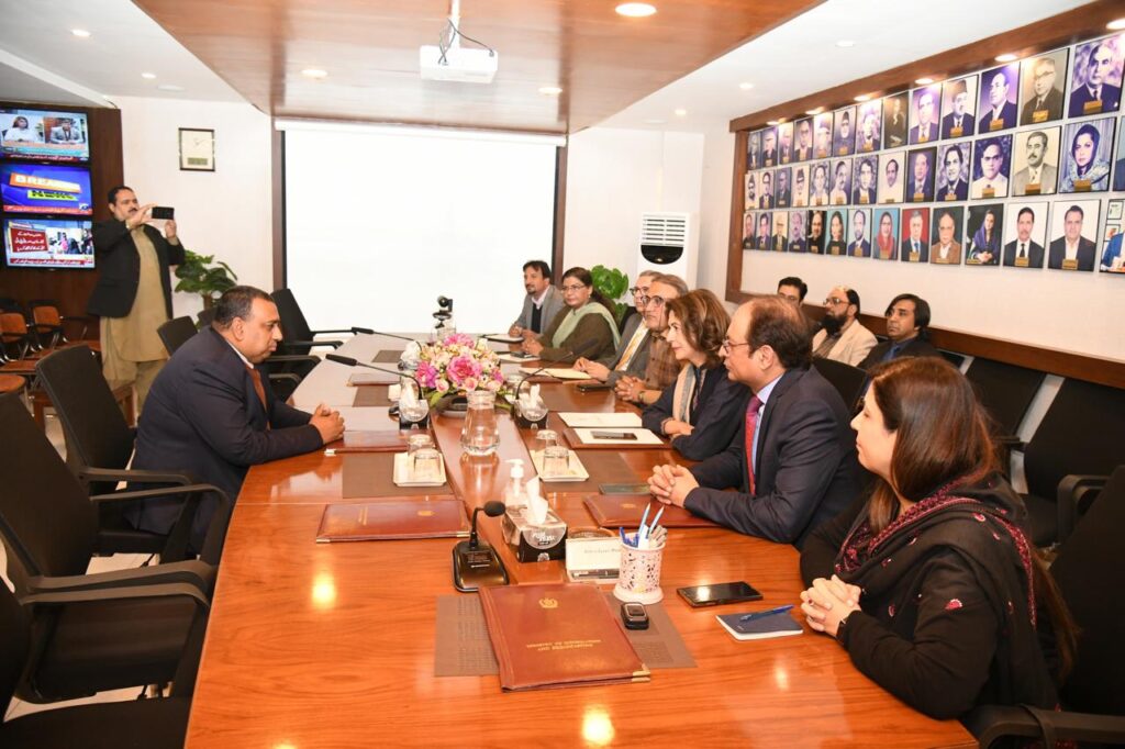 Secy Info, Bangladesh High Commissioner discuss enhanced media cooperation