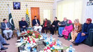 Prime Minister Muhammad Shehbaz Sharif meets a delegation of the PML(N) Azad Kashmir.