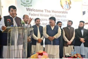 Federal Minister for Kashmir Affairs and Gilgit-Baltistan and SAFRON Amir Muqam addressing Afghan Refugees in Sindh during his visit to the Commissionerate Afghan Refugees Sindh.