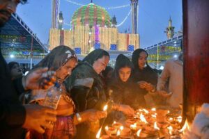 Security alert on the roof top of Hazrat Lal Shahbaz Qalandar shrine during last day of 773rd Urs celebration.