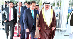 Speaker National Assembly Sardar Ayaz Sadiq welcoming Speaker of the Council of Representatives of Bahrain Dr. Ahmed bin Salman Al-Musalam at Parliament House.