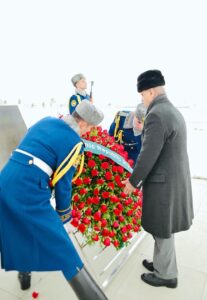 Prime Minister Muhammad Shehbaz Sharif visited and laid floral wreath at the "Victory Monument" to honour the Azerbaijani heroes and martyrs of the 2nd Karabakh War.