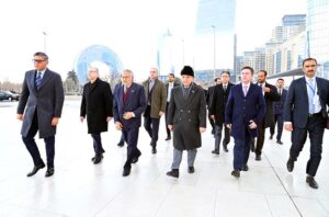 Prime Minister Muhammad Shehbaz Sharif visited and laid floral wreath at the "Victory Monument" to honour the Azerbaijani heroes and martyrs of the 2nd Karabakh War.