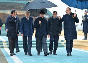 PM visits Independence Monument in Tashkent