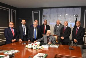 Founding Chairman NADRA Maj General (R) Zahid Ihsan unveils Pakistan’s first Dematerialized ID Card alongside Chairman NADRA Lt Gen Muhammad Muneer Afsar and other dignitaries during a historic ceremony in the federal capital.